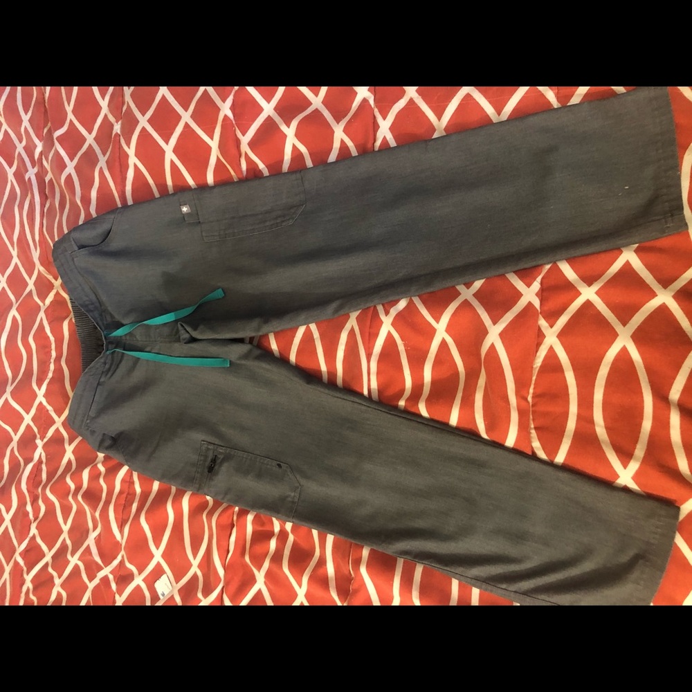 Figs Yola in S/P - Gray